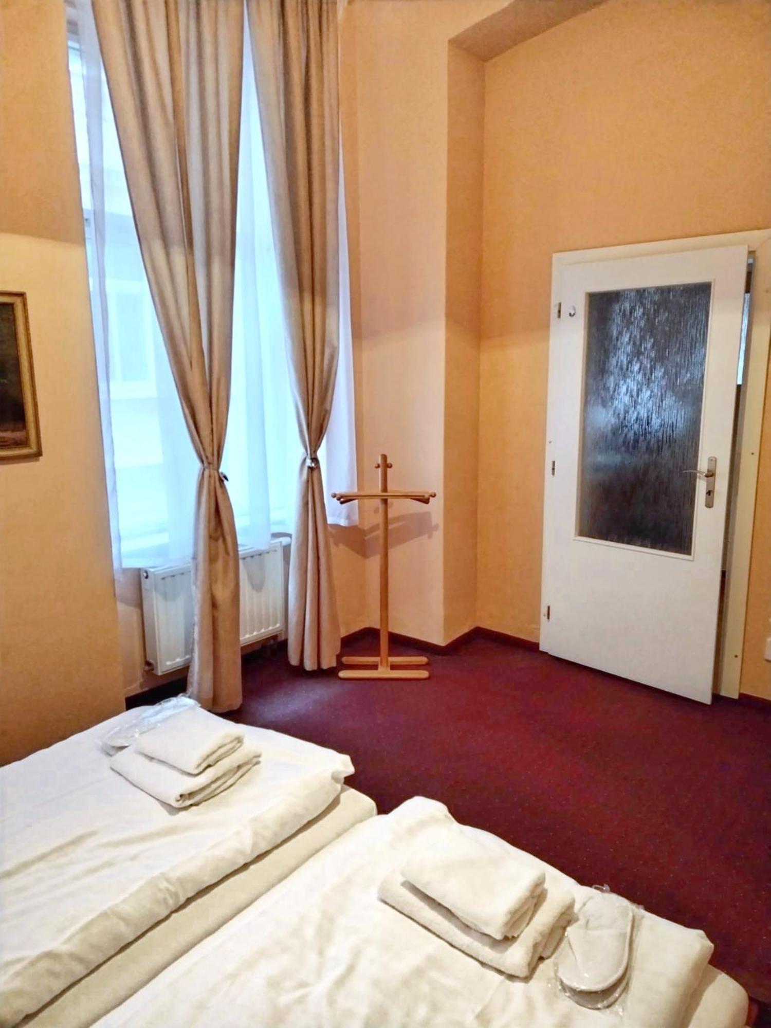 Delux Kolonada Lägenhet Karlsbad Exteriör bild